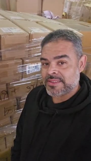 Dos camiones de case packs listos para enviar desde la bodega