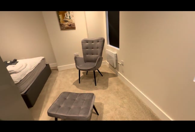 Highly furnished room available in city center Main Photo
