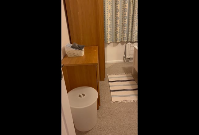 Clean, quiet room near the University  Main Photo