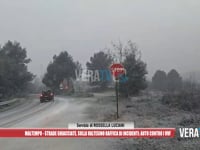 Maltempo - Strade ghiacciate, sulla Valtesino raffica di incidenti: auto contro i Vigili del Fuoco