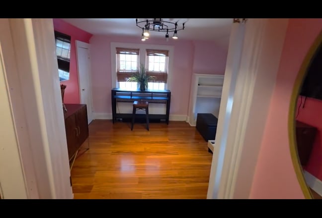 Amazing Furnished Room  Main Photo