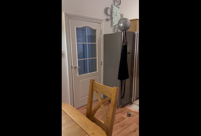 Beautiful spacious, huge double bedroom Main Photo