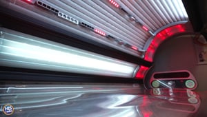 Lizz's Embarrassing Tanning Story