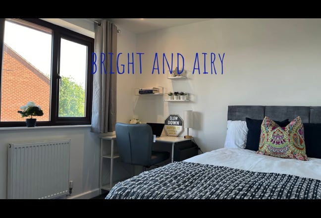 Stunning Double Ensuite Room with Dressing Room  Main Photo