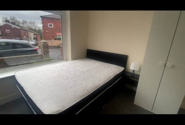 Available - Stylish En-Suite Bedrooms In Oldham Main Photo