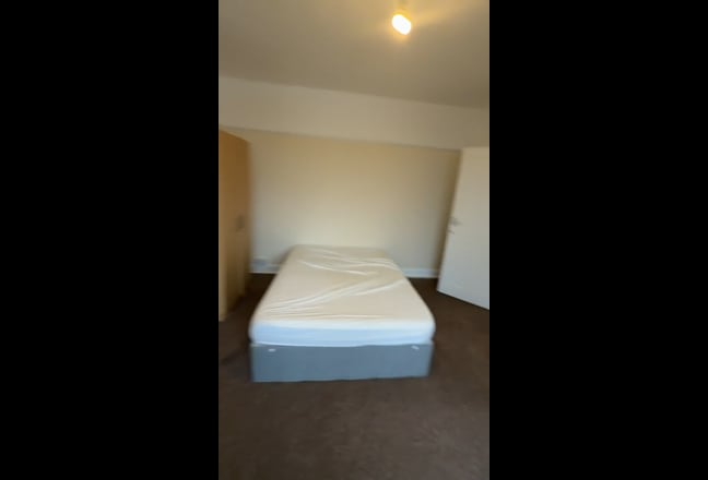 Double Room On Eardley Rd Streatham Hill Main Photo