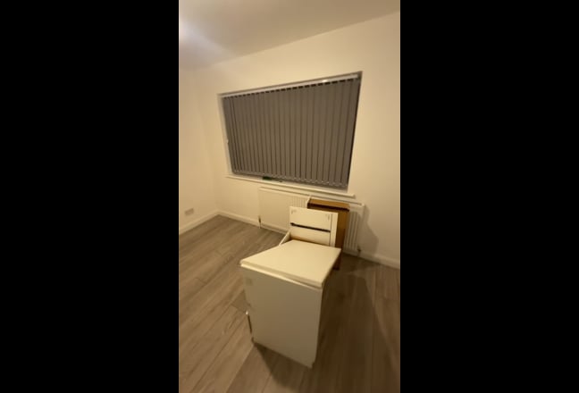 Private room for rent Downley  Main Photo