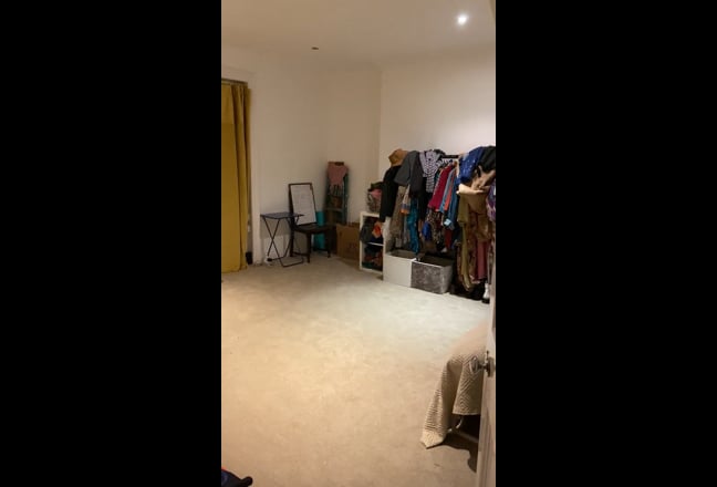 Large Double Room by the Sea, bills included Main Photo