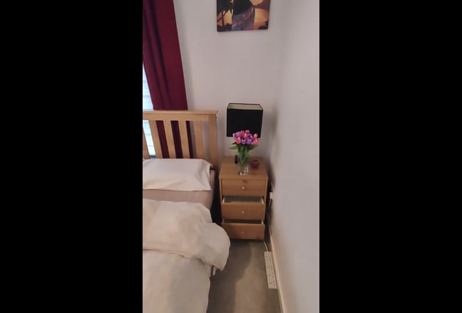 Cosy double room with own bathroom & TV Main Photo