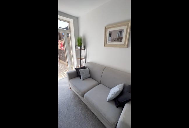 2 Spacious Double Rooms Morden Houseshare  Main Photo