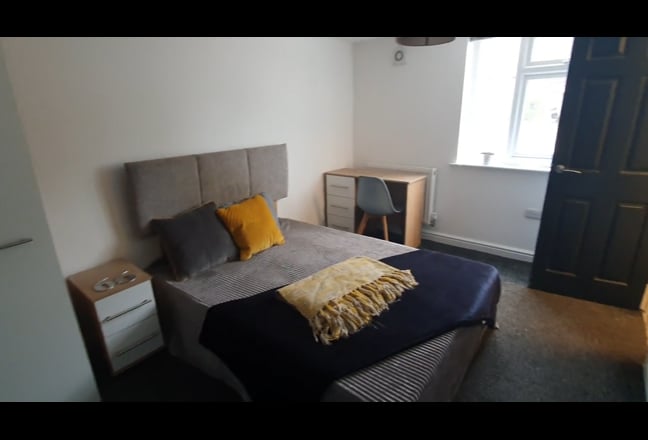 Double | En Suite | Great Location 😎 Main Photo