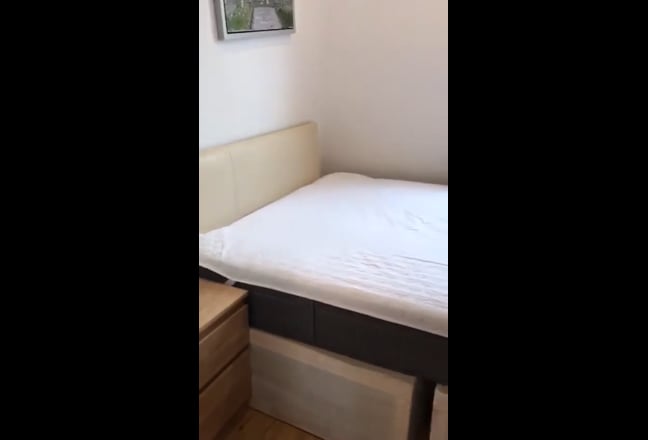 Doubel Room in Female Only Household Next to Dlr Main Photo