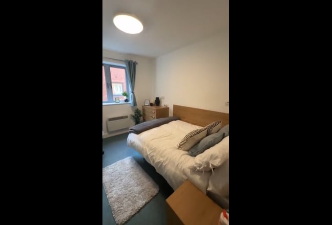 Ensuite Room at Barker House- Tenancy Takeover Main Photo