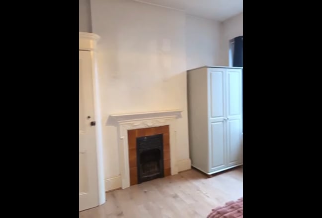 Double bedroom in Streatham Hill  Main Photo