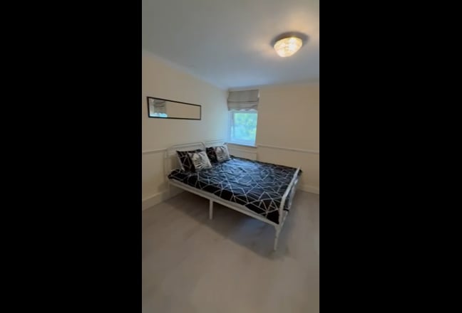 Female Roommate needed Main Photo