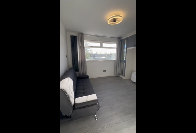 Modern 1 Bedroom flat Main Photo