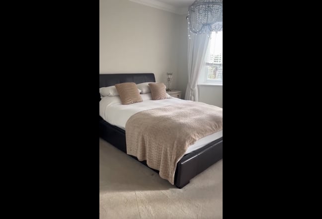 Brand new refurbished double room  Main Photo