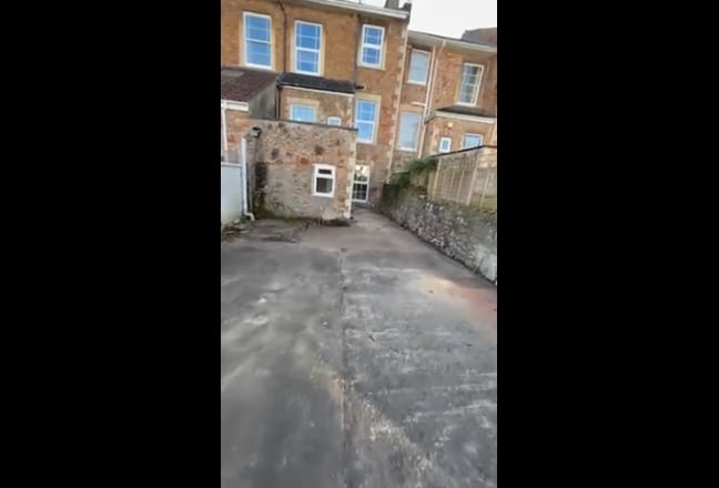 Bright Studio, own kitchen & bathroom, parking Main Photo