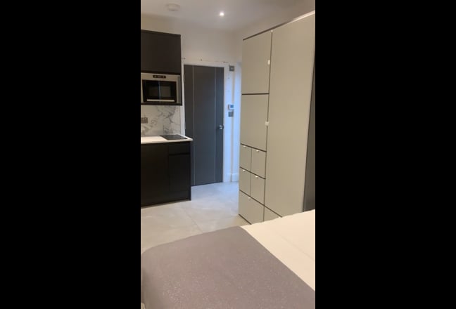 Luxury Studio Main Photo