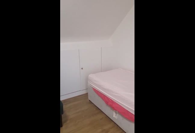 Fully furnished single and double rooms available  Main Photo