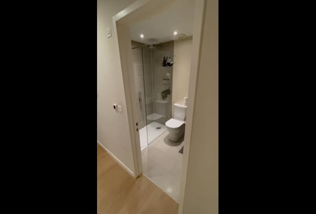 Spacious En Suite Double Room in Prime Chelsea  Main Photo