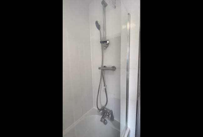 Female Flat Share Main Photo