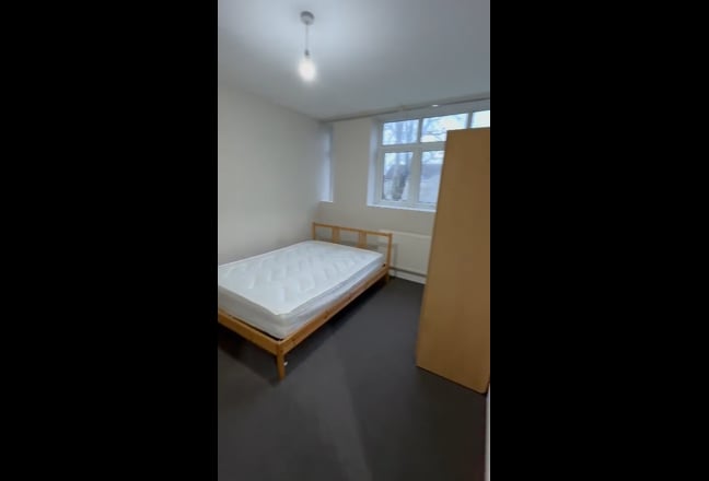 Quite Double room in next to Walthamstow Village Main Photo