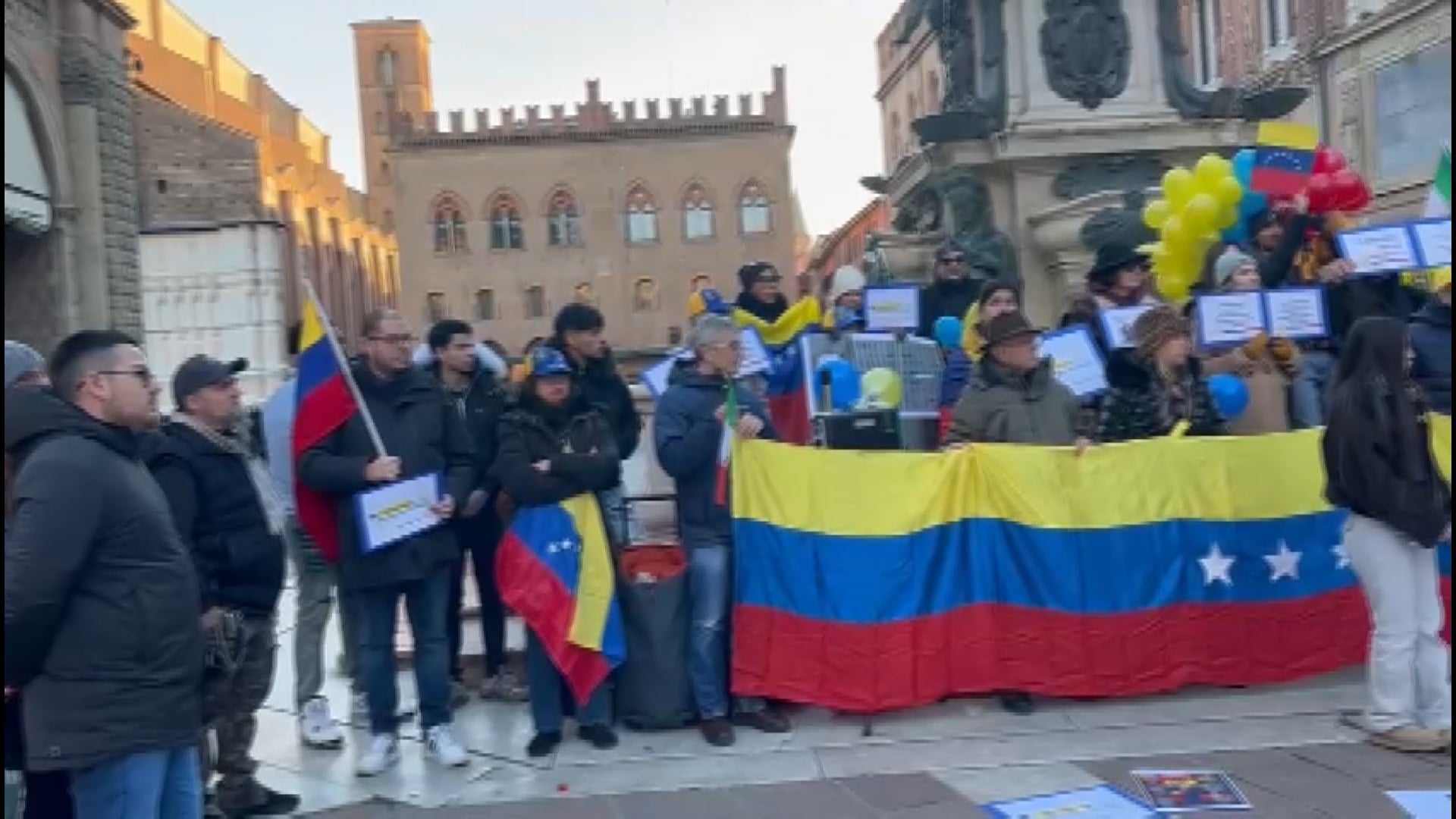 Venezuela, manifestanti in piazza