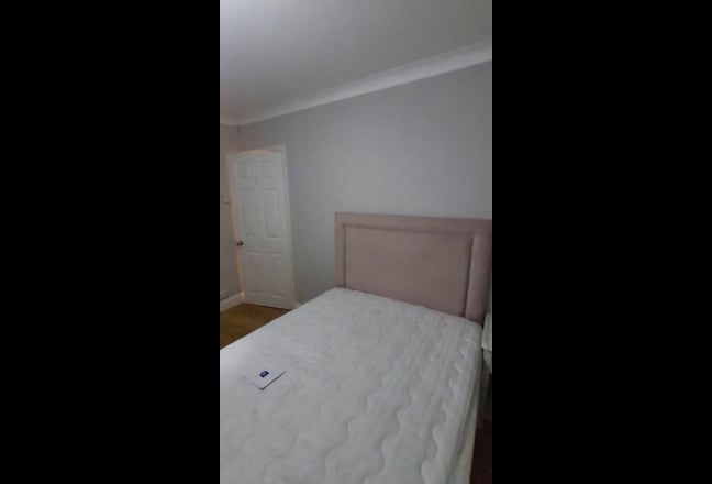 Double room in shared house  Main Photo