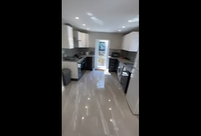 Double bedroom in Friendly Hackney Home Main Photo