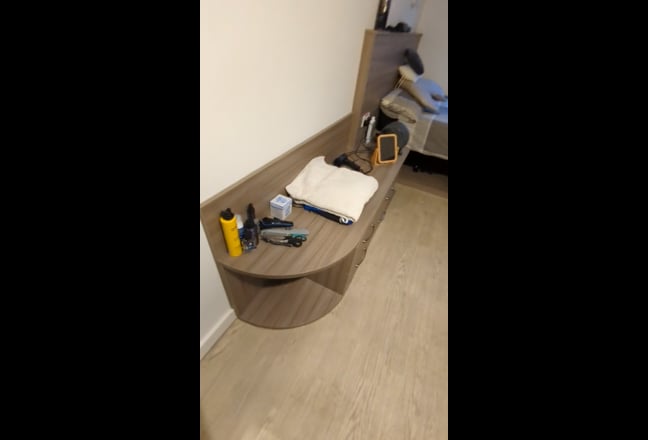 Student Ensuite Room – Waterloo / Southwark Main Photo