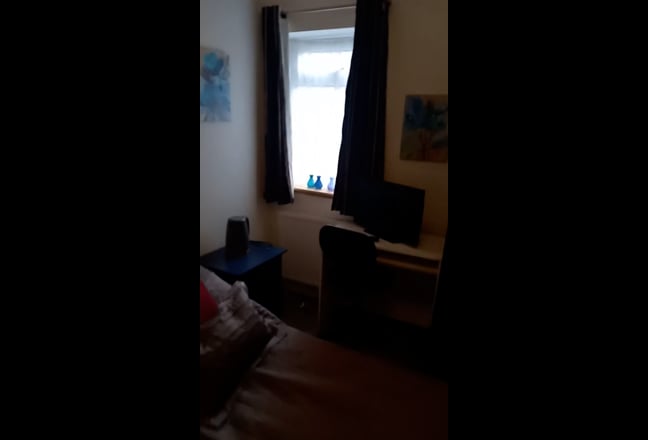 Comfy,quiet &clean ,Internet, smart TV,comfortable Main Photo