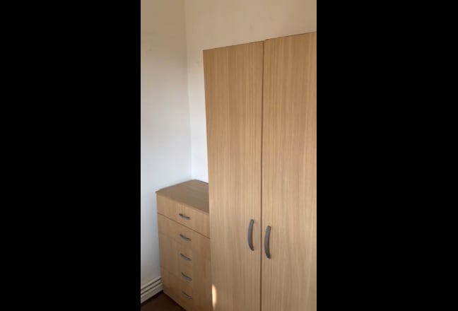 Gurdon-Double Single Use, Mile End - Only Female  Main Photo