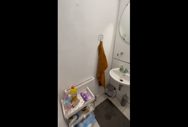 Spacious double roomS from &pound;277pw  Main Photo