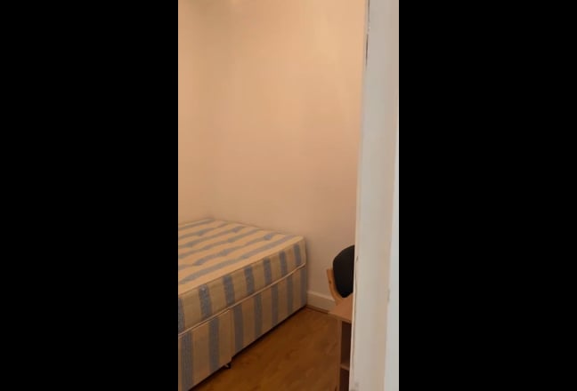 W14 3b1b to rent (Master bedroom) Main Photo