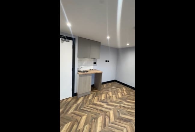 5 Doubles Brand New House - 10 Min Watford Station Main Photo