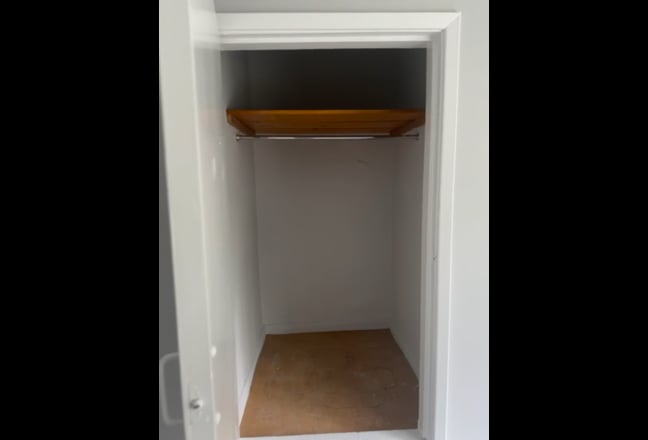 Room available in quite friendly house Main Photo