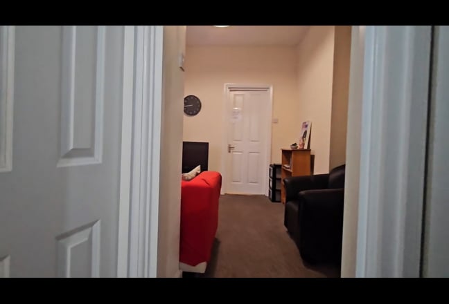 Great Room- Close to Transport Main Photo