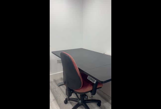 Ensuite room - female only Main Photo