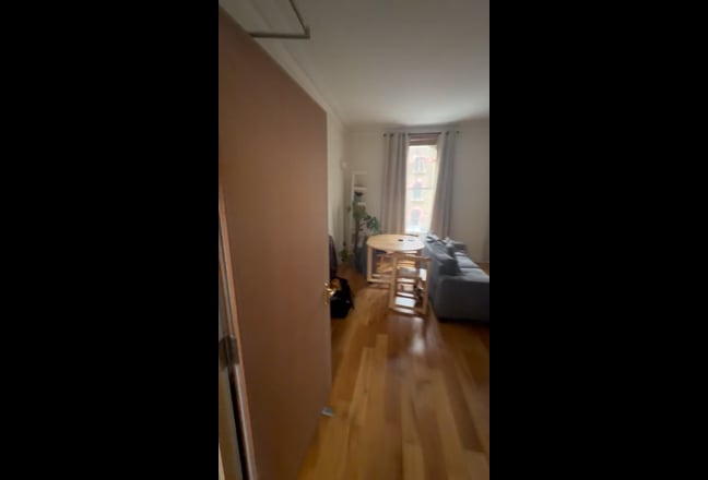 Spacious king room in modern 3-bed (Maida Vale) Main Photo