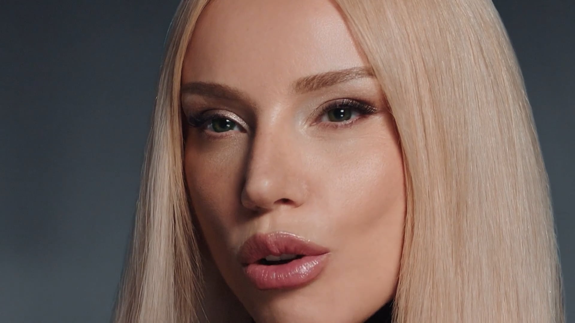 Gönenç Uyanık x Maybelline New York "Instant Eraser Kapatıcı O Gerçek Bir İkon"