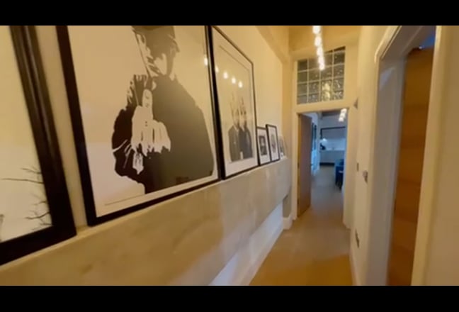 Ensuit in the JQ Main Photo