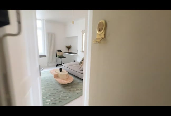 Stylish Flat by Brockley Station & Goldsmiths Main Photo
