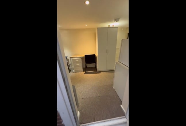 1 Bed Studio Flat Main Photo