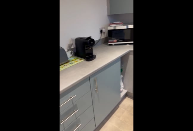 Furnished Double Rooms Located in Fernwood  Main Photo