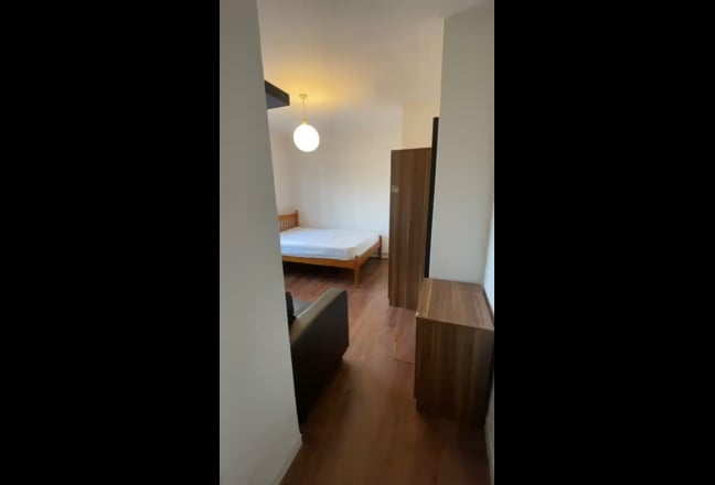 Wonderful Large Double Room @ Bow/Mile End  Main Photo