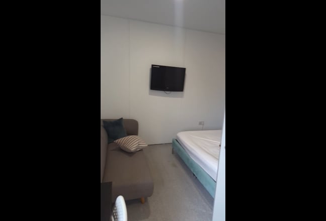 Double Room in Luxury House Available  Main Photo