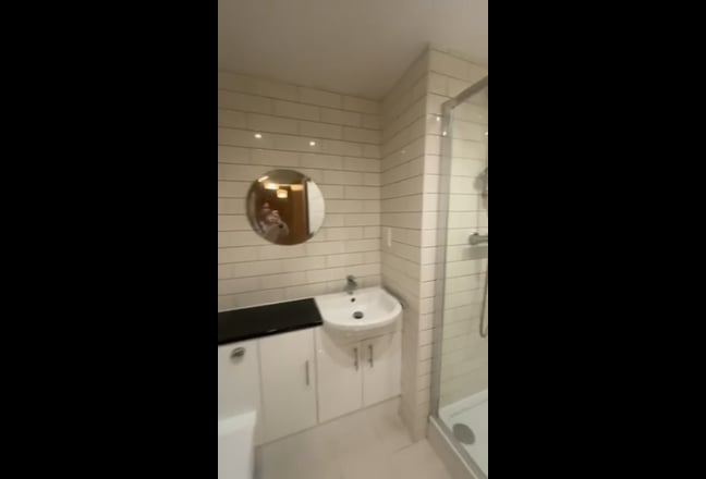 1 Double Bedroom available in Putney New Build Main Photo