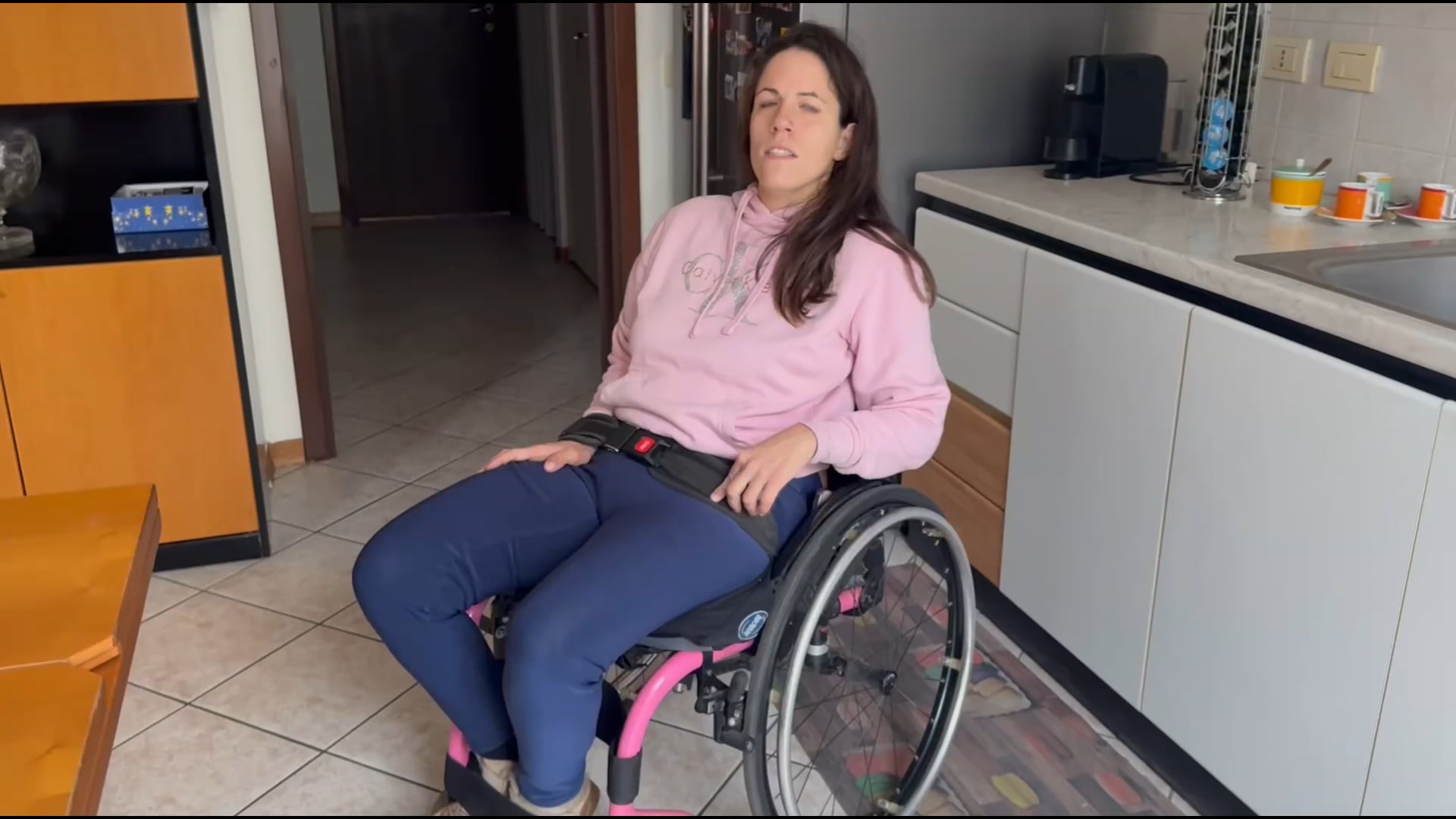 Erika e la carrozzina, chiave per la libertà