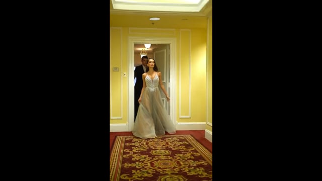 Vestido Longo Princesa Frente Única em Tule com Transparência, Pérolas, Pedraria e Brilho Silver